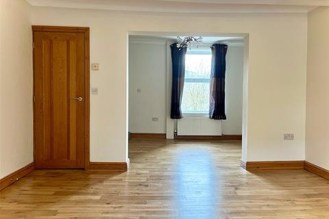 3 Oldham Road, Uppermill, Oldham, OL3 6HY