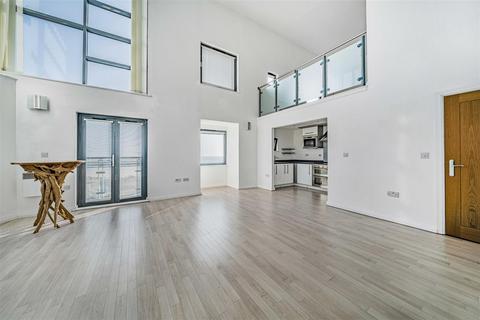 3 bedroom apartment for sale, St Margarets Court, Marina, Swansea