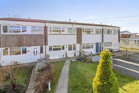 3 bedroom semi-detached house for sale, Sussex Close, Hailsham