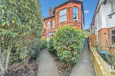 3 bedroom flat for sale, St Gabriels Road, London, NW2