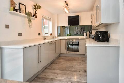 4 bedroom detached house for sale, Lake Lock Grove, Stanley, Wakefield, West Yorkshire