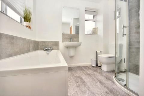 4 Lake Lock Grove, Stanley, Wakefield, WF3 4JJ