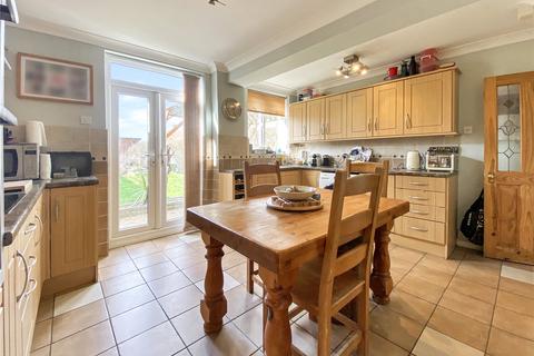 4 bedroom semi-detached house for sale, Marechal Niel Avenue, Sidcup, Kent, DA15