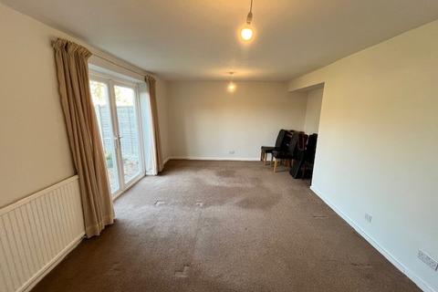 5 bedroom end of terrace house to rent, Walsgrave Drive, Solihull B92