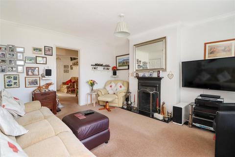 2 bedroom end of terrace house for sale, Broadwood Close, Horsham