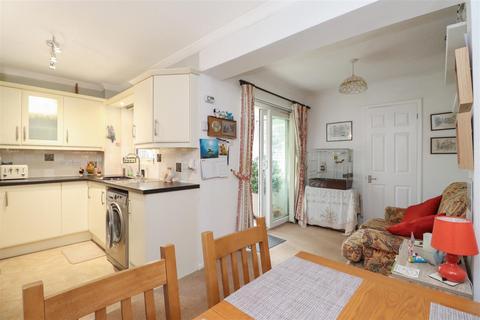 2 bedroom end of terrace house for sale, Broadwood Close, Horsham