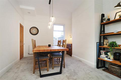 3 bedroom terraced house for sale, Oak Road, Hale