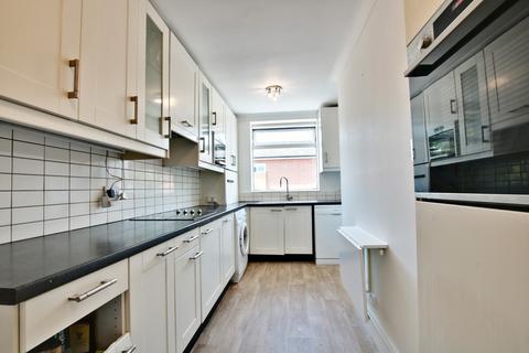 2 bedroom apartment to rent, Station Square, Orpington BR5