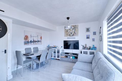 3 bedroom maisonette for sale, Romford Road, Aveley RM15