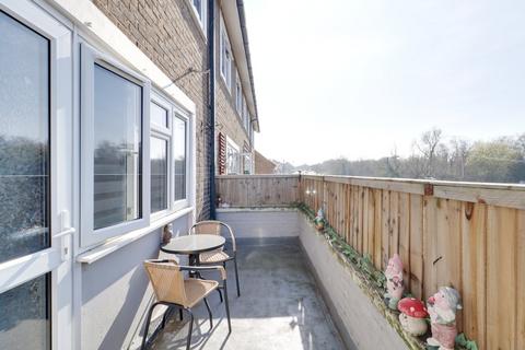 3 bedroom maisonette for sale, Romford Road, Aveley RM15