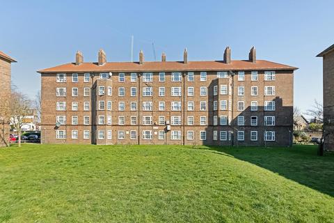 3 bedroom flat for sale, Green Hundred Road, Peckham, London, SE15