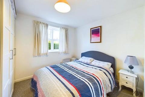 1 bedroom apartment to rent, Rosebank Close, Teddington