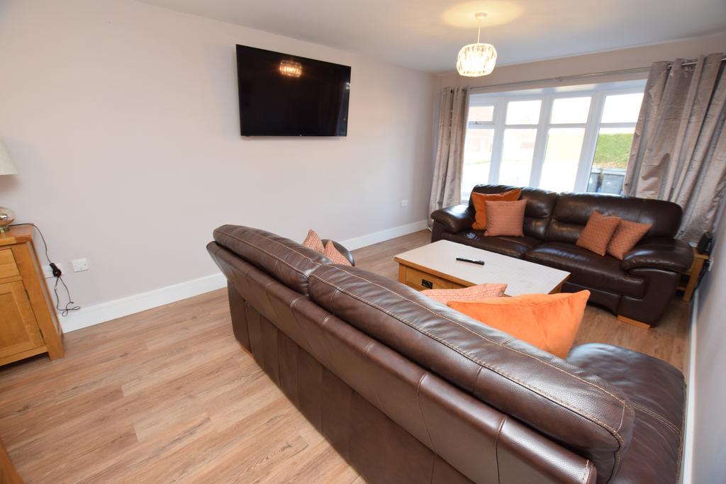 Open plan lounge, dining room &amp; kitchen