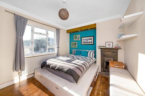 4 bedroom semi-detached house for sale, Crown Dale, Crystal Palace, London, SE19