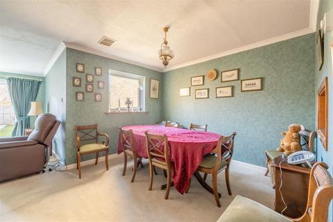 11 Copper Beech Close, Windsor, SL4 5RS