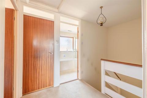 11 Copper Beech Close, Windsor, SL4 5RS