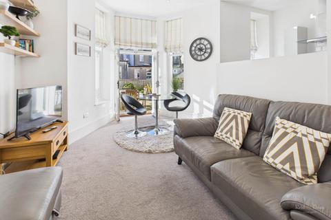 1 bedroom flat for sale, Hartington Place, Eastbourne
