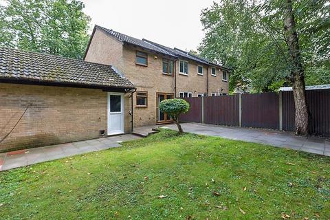 3 bedroom end of terrace house to rent, Falkland Place, Chatham, Kent, ME5