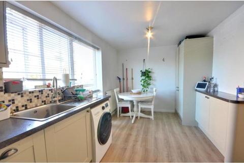 2 bedroom house to rent, Carmichael Close, Ruislip, HA4