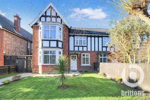 4 bedroom semi-detached house for sale, Tavistock Road, Wisbech