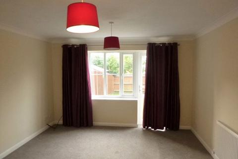 2 bedroom terraced house to rent, Tavistock Avenue, Bedford MK45