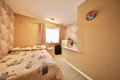 6 Batley Close, Hull, HU9 4QX