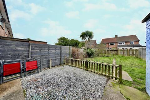 6 Batley Close, Hull, HU9 4QX