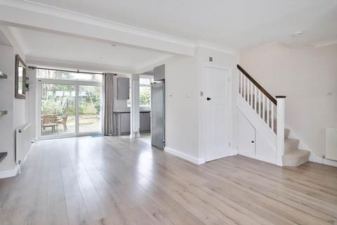 3 bedroom end of terrace house to rent, Orme Road, Kingston Upon Thames