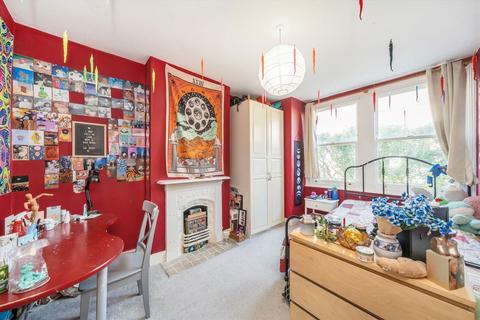 2 bedroom flat for sale, Framfield Road, London W7