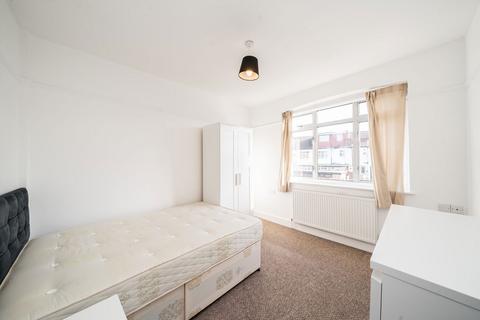 3 bedroom terraced house for sale, Woodland Way, Mitcham CR4