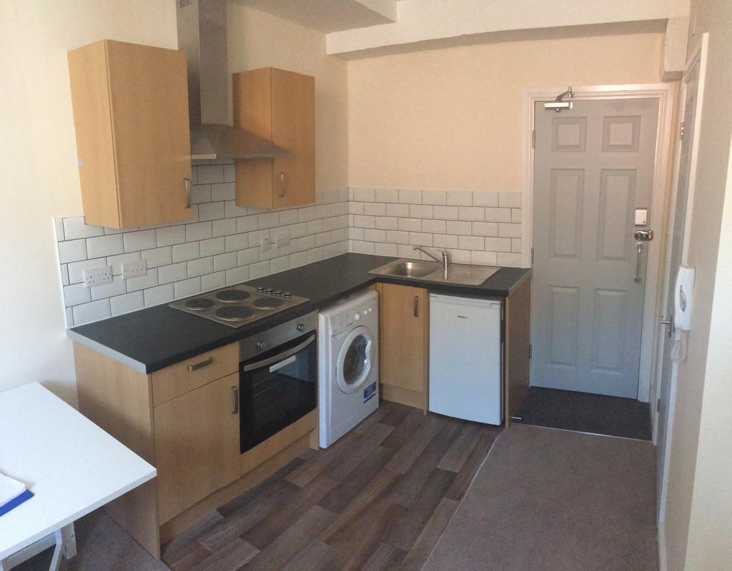 Studio to rent Westgate, Wakefield WF2