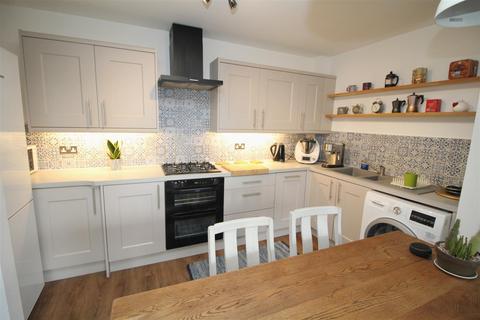 2 bedroom apartment to rent, Stone Close, Poole