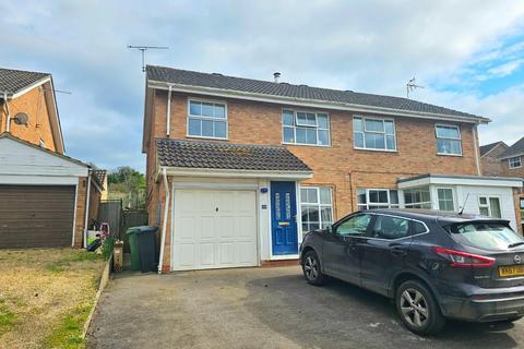 83 Bearlands, Wotton-under-edge, GL12 7SB