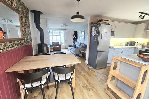 83 Bearlands, Wotton-under-edge, GL12 7SB