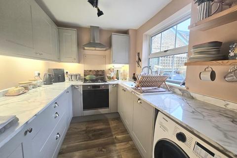 83 Bearlands, Wotton-under-edge, GL12 7SB