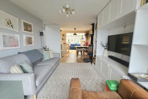 83 Bearlands, Wotton-under-edge, GL12 7SB