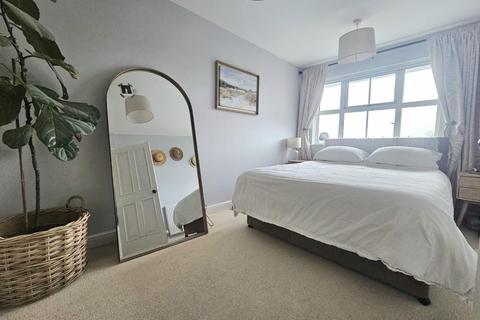 83 Bearlands, Wotton-under-edge, GL12 7SB