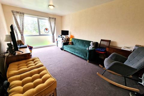 1 bedroom flat to rent, 87 Gordon Road, London E18