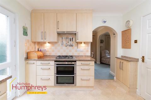 3 bedroom detached house to rent, Merley Ways, Wimborne