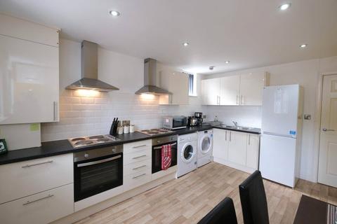 5 bedroom end of terrace house to rent, Sheil Road, Liverpool L6