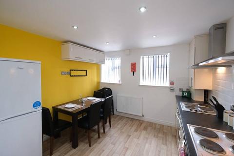 5 bedroom end of terrace house to rent, Sheil Road, Liverpool L6