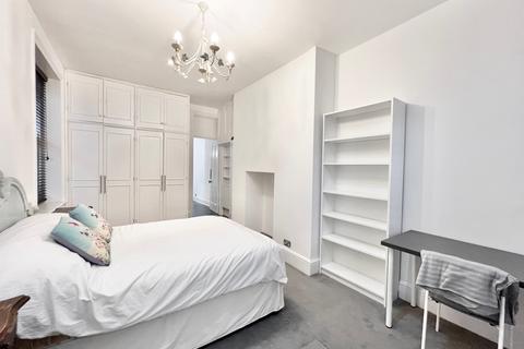 1 bedroom flat to rent, Cleveland Mansions, London W9