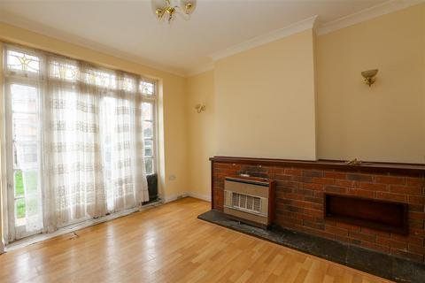 3 bedroom semi-detached house to rent, Sutton Avenue, Leicester, LE4