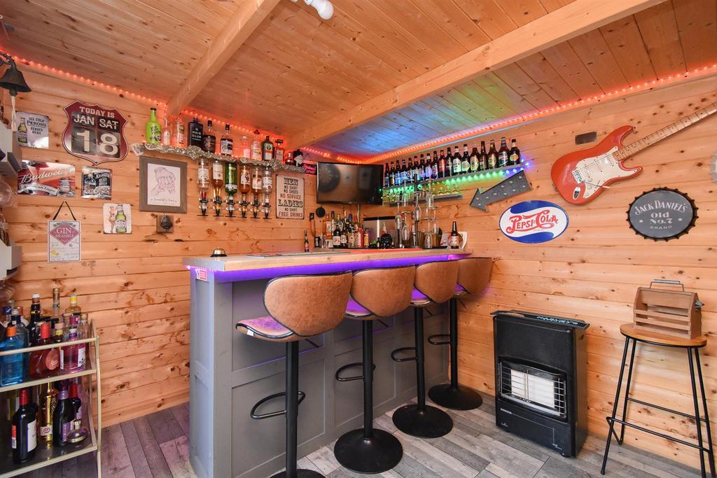 Garden bar