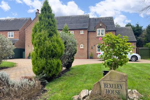 4 bedroom detached house for sale, Fauld Lane, Burton-On-Trent DE13