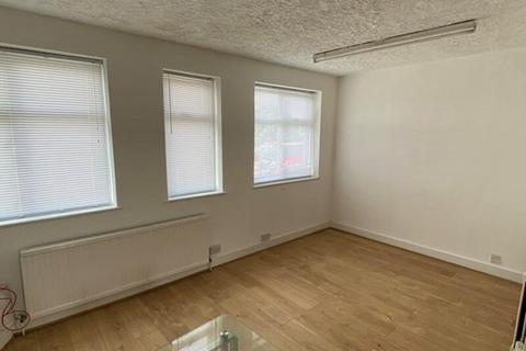undefined, Uxbridge Road, Hayes, UB3