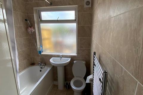 undefined, Uxbridge Road, Hayes, UB3