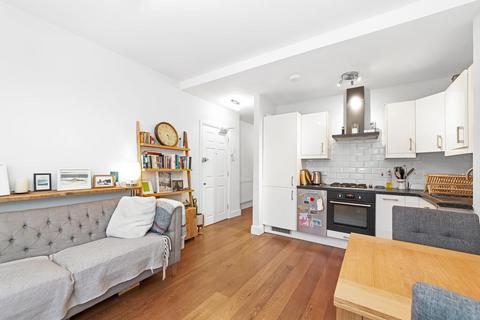 2 bedroom flat for sale, Lordship Lane, East Dulwich, London, SE22