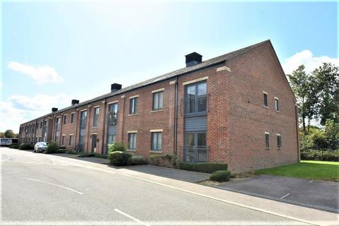 2 bedroom flat for sale, Searle Drive, Hampshire PO12