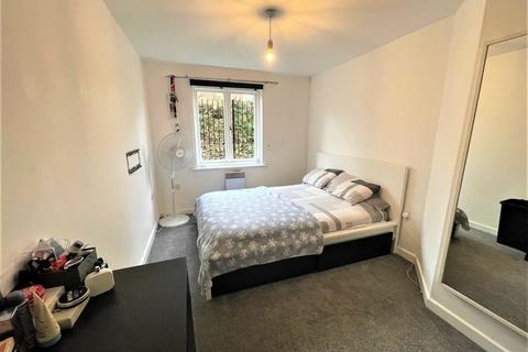 2 bedroom flat for sale, Searle Drive, Hampshire PO12